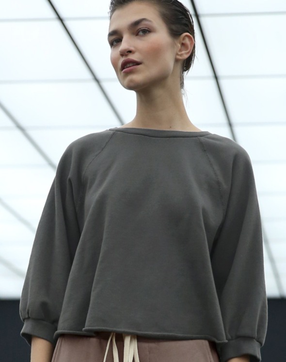 Sonya Short Sleeve Blouson Sweatshirt (VL2L4033/RV)