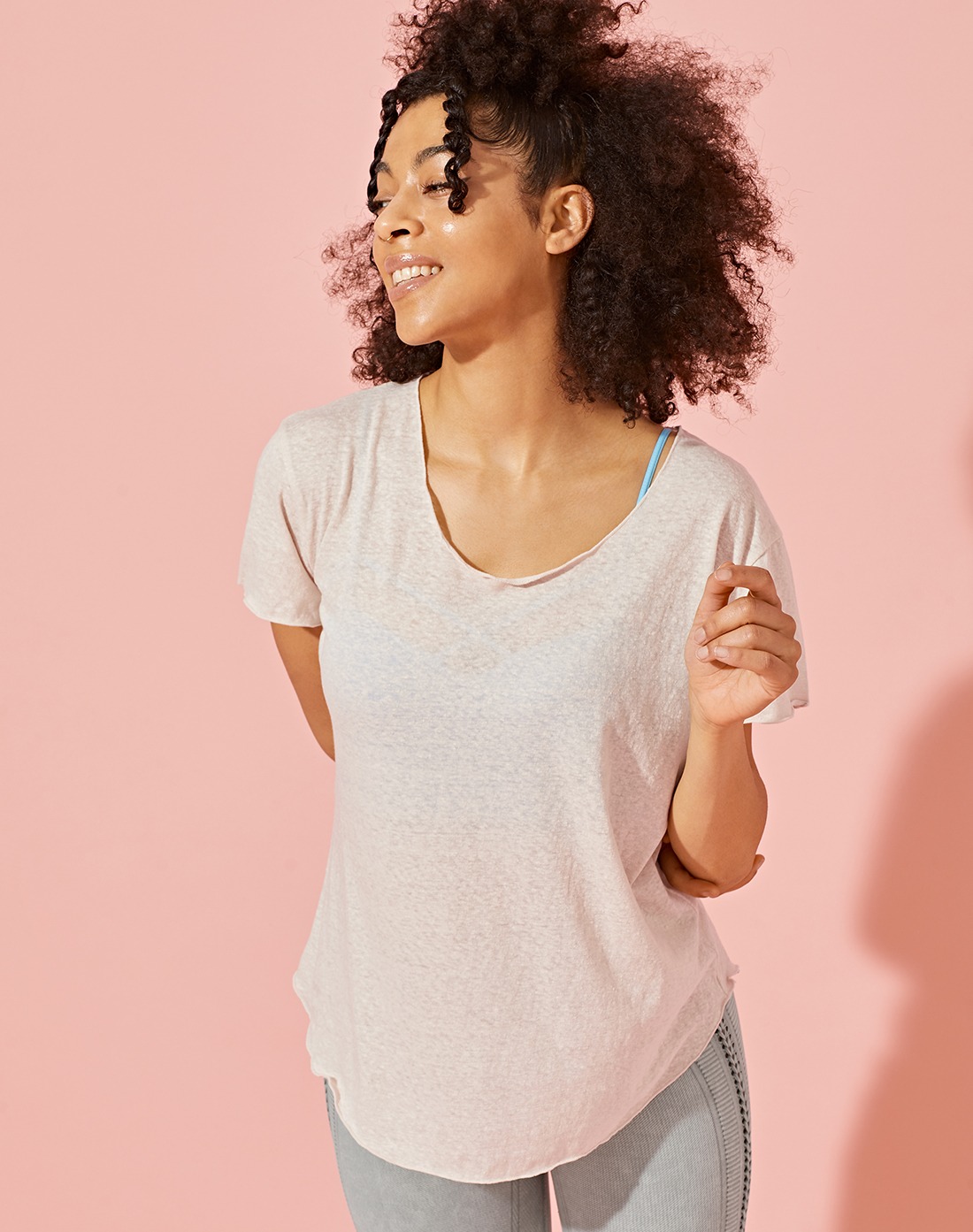 Relaxed V-Neck Tee (VM2LF302AW)
